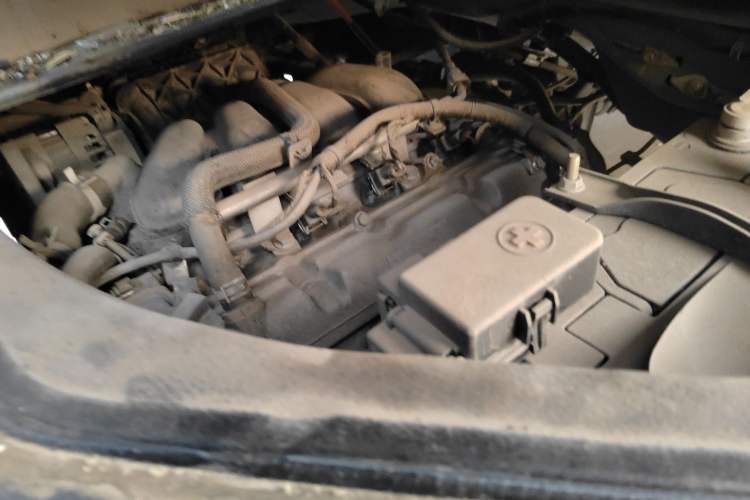 Used CHANGAN KUAYUE Xing V3 2023 1.5L Gasoline Comfort Edition 5-Seat Passenger Vehicle Engine Bay Left