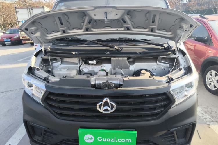 Used CHANGAN KUAYUE Xing V3 2023 1.5L Gasoline Comfort Edition 5-Seat Passenger Vehicle Engine Bay