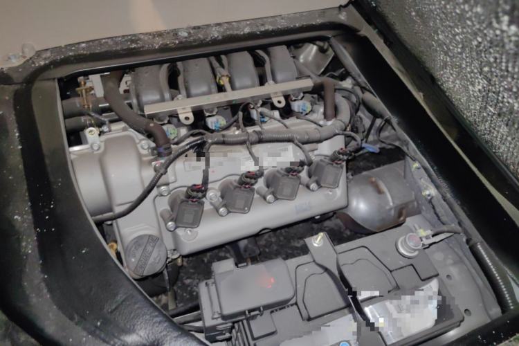 Used CHANGAN KUAYUE Xing V3 2023 1.3L Gasoline Standard Model 6-Seater Passenger Vehicle Engine Bay