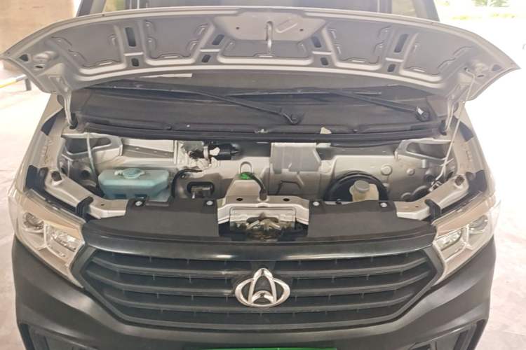 Used CHANGAN KUAYUE Xing V3 2023 1.5L Gasoline Standard Edition 2-Seat Van Engine Bay