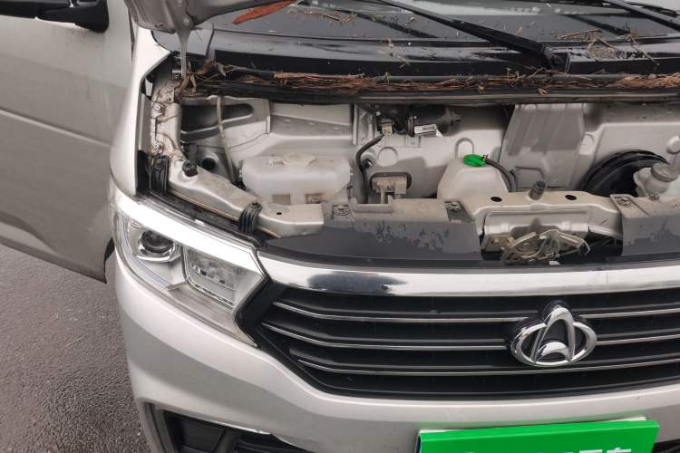 Used CHANGAN KUAYUE Xing V3 2023 1.3L Gasoline Comfort Edition 7-Seater Passenger Vehicle Engine Bay Right