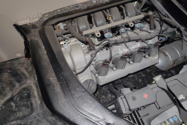 Used CHANGAN KUAYUE Xing V3 2023 1.3L Gasoline Standard Model 6-Seater Passenger Vehicle Engine Bay Right