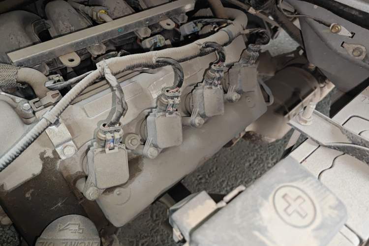 Used CHANGAN KUAYUE Xing V3 2023 1.3L Gasoline Standard Version 2-Seater Van Engine Bay Right