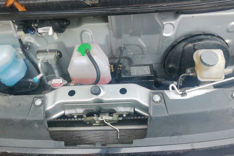 Used CHANGAN KUAYUE Xing V3 2023 1.5L Gasoline Standard Edition 2-Seat Van Engine Bay
