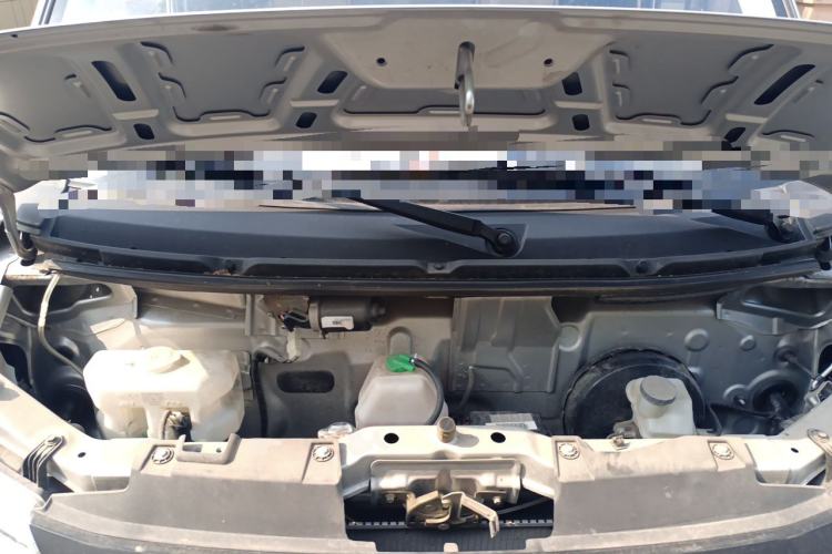 Used CHANGAN KUAYUE Xing V3 2023 1.5L Gasoline Standard Model 5-Seater Passenger Vehicle Engine Bay