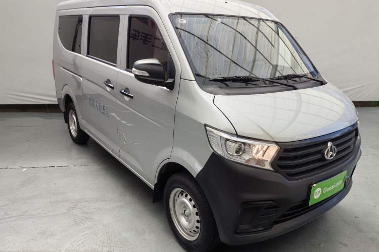 Used CHANGAN KUAYUE Xing V3 2023 1.3L Gasoline Standard Model 5-Seater Passenger Vehicle Exterior 1