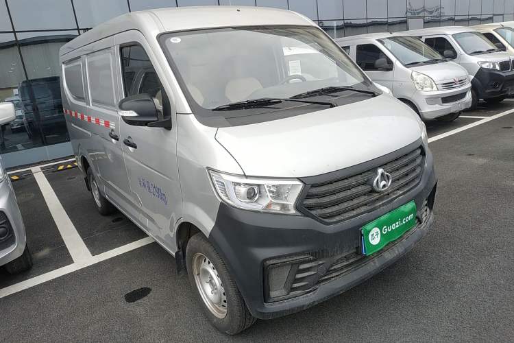 Used CHANGAN KUAYUE Xing V3 2023 1.3L Gasoline Comfort Model 2-Seater Van Exterior 1