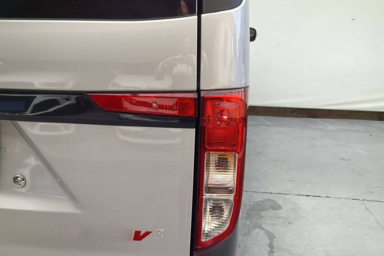 Used CHANGAN KUAYUE Xing V3 2023 1.3L Gasoline Standard Model 5-Seater Passenger Vehicle Exterior 12