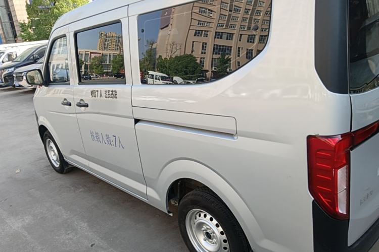 Used CHANGAN KUAYUE Xing V3 2023 1.5L Gasoline Standard Model 7-Seater Passenger Vehicle Exterior 2