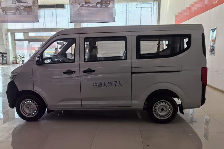 Used CHANGAN KUAYUE Xing V3 2023 1.3L Gasoline Comfort Edition 7-Seater Passenger Vehicle Exterior 3