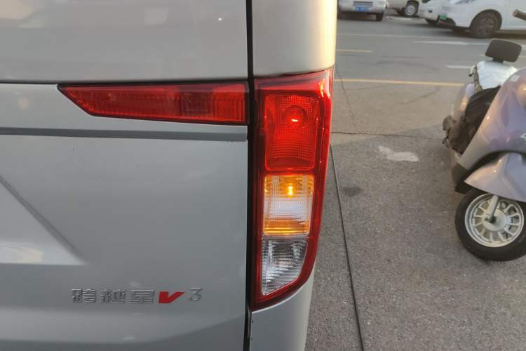 Used CHANGAN KUAYUE Xing V3 2023 1.3L Gasoline Comfort Edition 7-Seater Passenger Vehicle Exterior 6