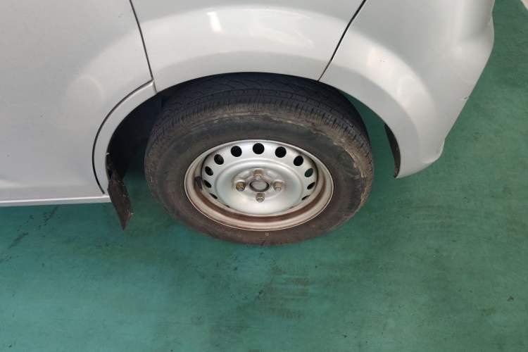 Used CHANGAN KUAYUE Xing V3 2023 1.5L Gasoline Standard Model 5-Seater Passenger Vehicle Exterior 7