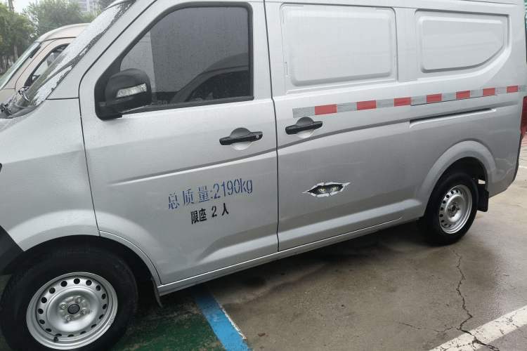 Used CHANGAN KUAYUE Xing V3 2023 1.5L Gasoline Standard Edition 2-Seat Van Exterior 8