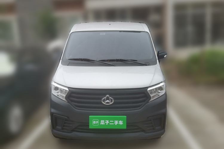 Used CHANGAN KUAYUE Xing V3 2023 1.3L Gasoline Standard Model 5-Seater Passenger Vehicle Front