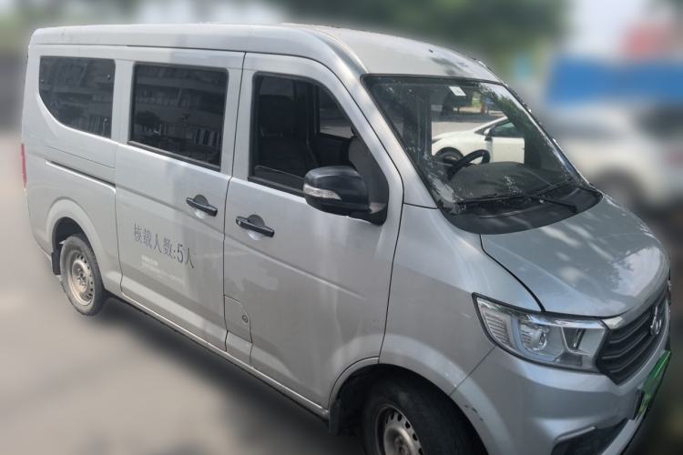 Used CHANGAN KUAYUE Xing V3 2023 1.5L Gasoline Standard Edition 5-Seater Minivan Front Right 45 Deg