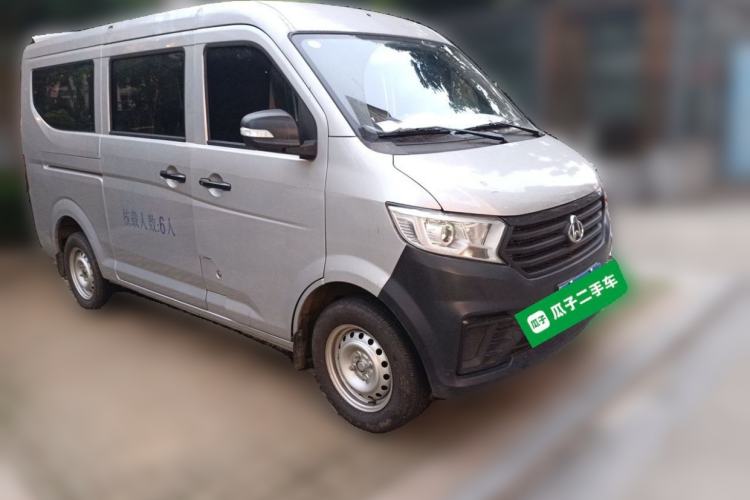 Used CHANGAN KUAYUE Xing V3 2023 1.5L Gasoline Standard Model 6-Seater Passenger Vehicle Front Right 45 Deg