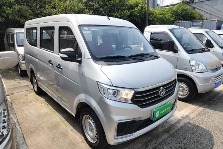 Used CHANGAN KUAYUE Xing V3 2023 1.5L Gasoline Standard Model 7-Seater Passenger Vehicle Front Right 45 Deg