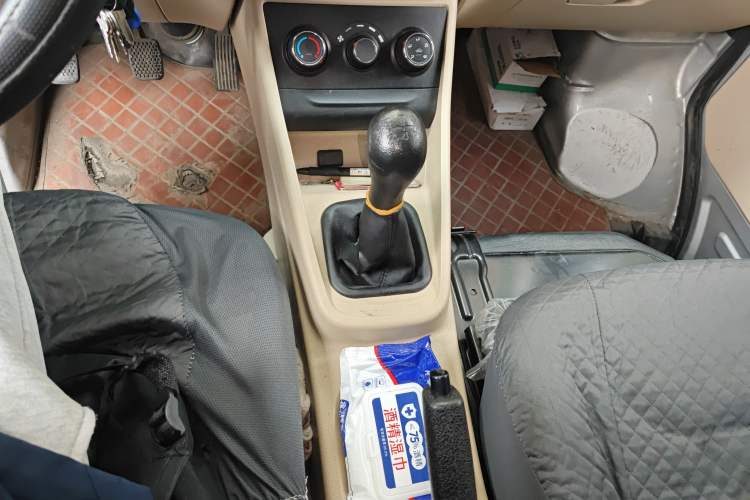Used CHANGAN KUAYUE Xing V3 2023 1.3L Gasoline Standard Version 2-Seater Van Gear Lever