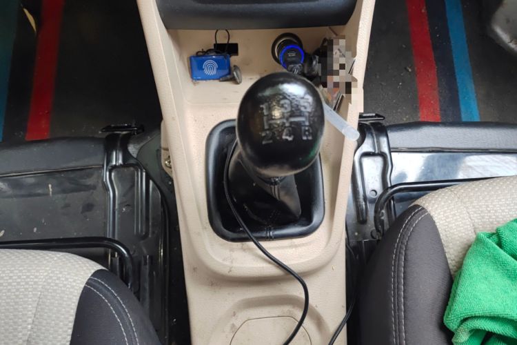 Used CHANGAN KUAYUE Xing V3 2023 1.5L Gasoline Comfort Edition 5-Seat Passenger Vehicle Gear Lever
