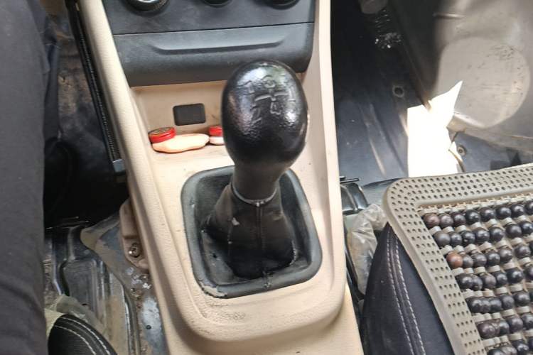 Used CHANGAN KUAYUE Xing V3 2023 1.5L Gasoline Standard Edition 2-Seat Van Gear Lever