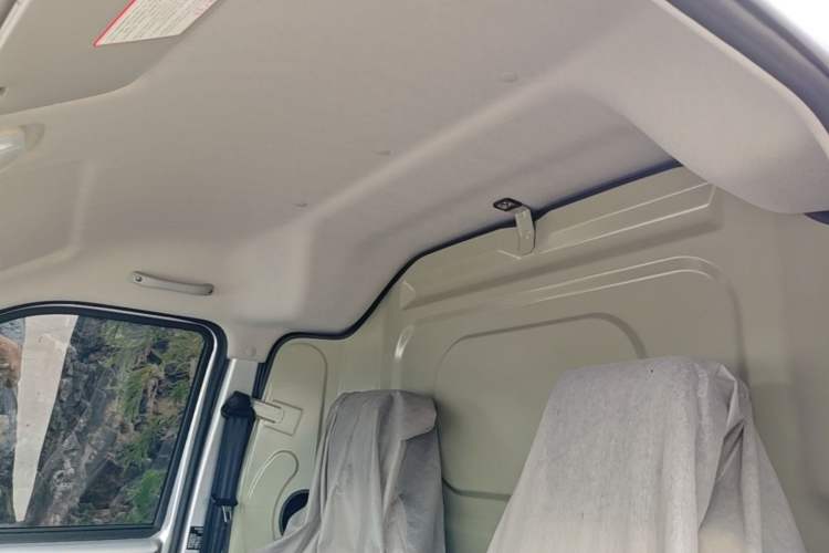 Used CHANGAN KUAYUE Xing V3 2023 1.3L Gasoline Comfort Model 2-Seater Van Headliner