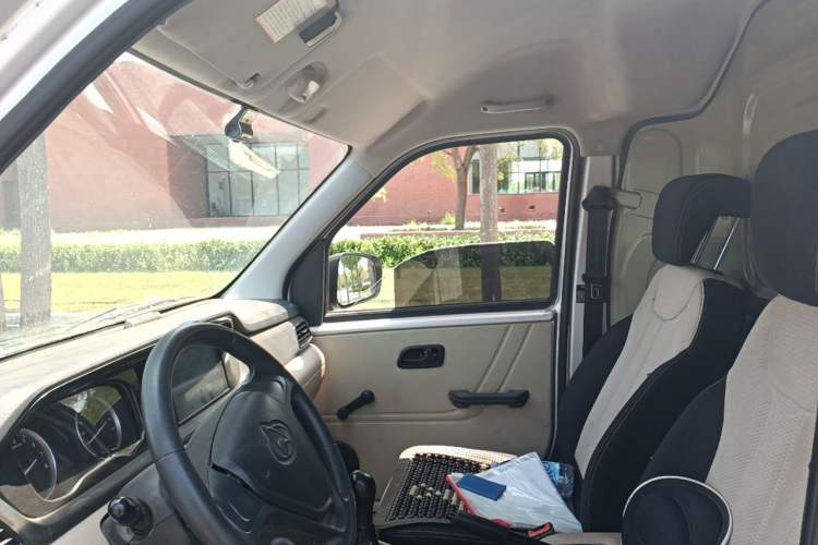 Used CHANGAN KUAYUE Xing V3 2023 1.5L Gasoline Standard Edition 2-Seat Van Headliner