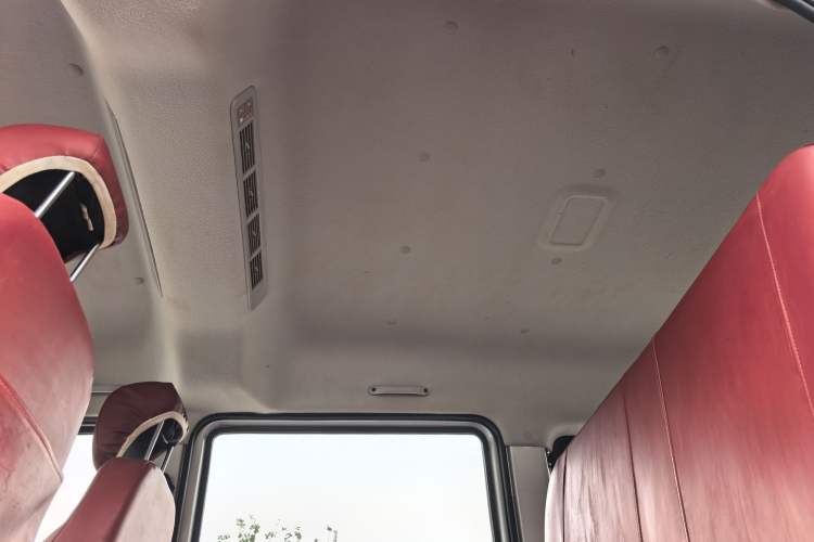 Used CHANGAN KUAYUE Xing V3 2023 1.5L Gasoline Standard Model 7-Seater Passenger Vehicle Headliner