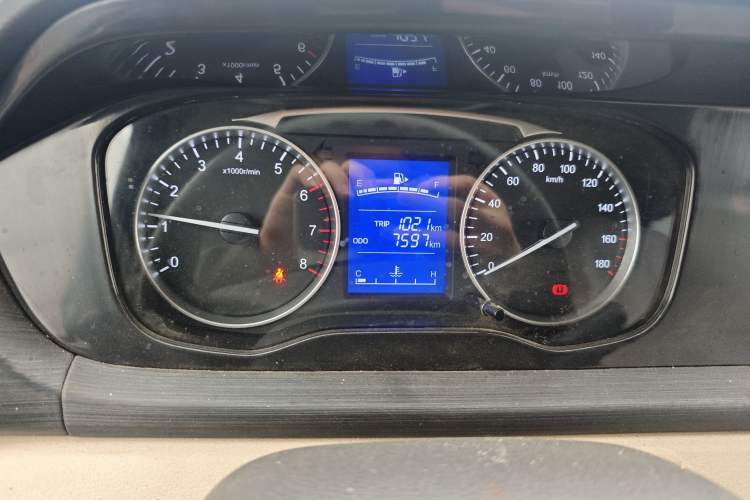 Used CHANGAN KUAYUE Xing V3 2023 1.3L Gasoline Standard Model 5-Seater Passenger Vehicle Instrument Cluster