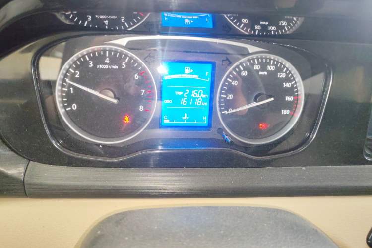 Used CHANGAN KUAYUE Xing V3 2023 1.5L Gasoline Standard Model 5-Seater Passenger Vehicle Instrument Cluster