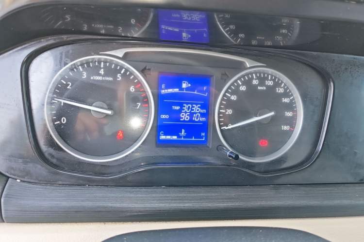 Used CHANGAN KUAYUE Xing V3 2023 1.3L Gasoline Comfort Edition 7-Seater Passenger Vehicle Instrument Cluster