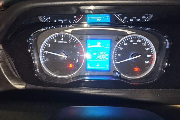 Used CHANGAN KUAYUE Xing V3 2023 1.5L Gasoline Comfort Edition 5-Seat Passenger Vehicle Instrument Cluster