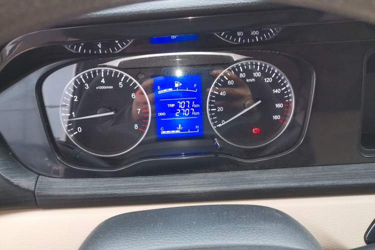 Used CHANGAN KUAYUE Xing V3 2023 1.5L Gasoline Comfort Edition 5-Seat Passenger Vehicle Instrument Cluster