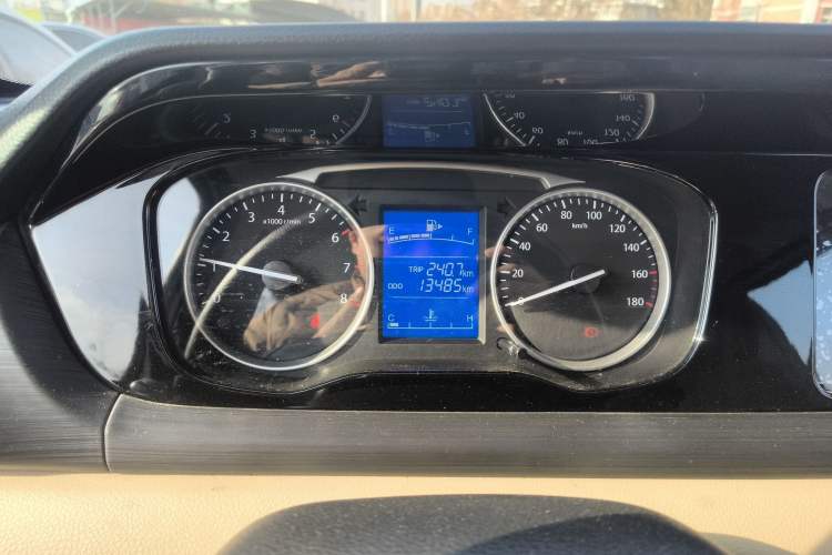 Used CHANGAN KUAYUE Xing V3 2023 1.5L Gasoline Comfort Edition 5-Seat Passenger Vehicle Instrument Cluster