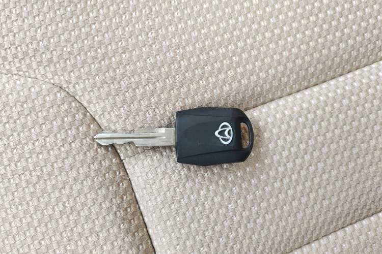 Used CHANGAN KUAYUE Xing V3 2023 1.5L Gasoline Standard Edition 2-Seat Van Interior 1