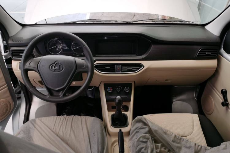 Used CHANGAN KUAYUE Xing V3 2023 1.3L Gasoline Standard Model 5-Seater Passenger Vehicle Interior 2