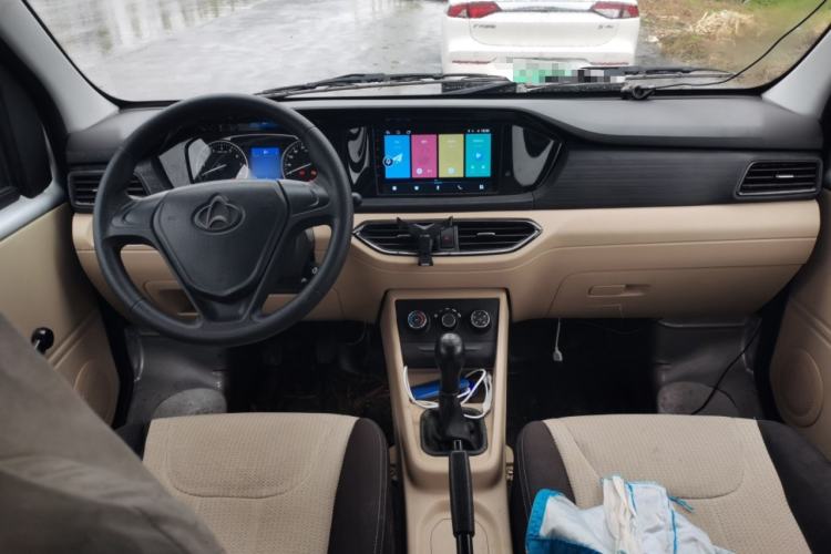 Used CHANGAN KUAYUE Xing V3 2023 1.3L Gasoline Comfort Edition 7-Seater Passenger Vehicle Interior 2