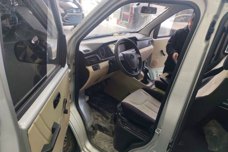 Used CHANGAN KUAYUE Xing V3 2023 1.5L Gasoline Standard Model 5-Seater Passenger Vehicle Interior 3