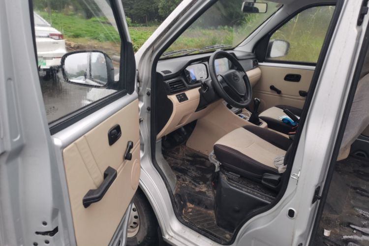 Used CHANGAN KUAYUE Xing V3 2023 1.3L Gasoline Comfort Edition 7-Seater Passenger Vehicle Interior 3