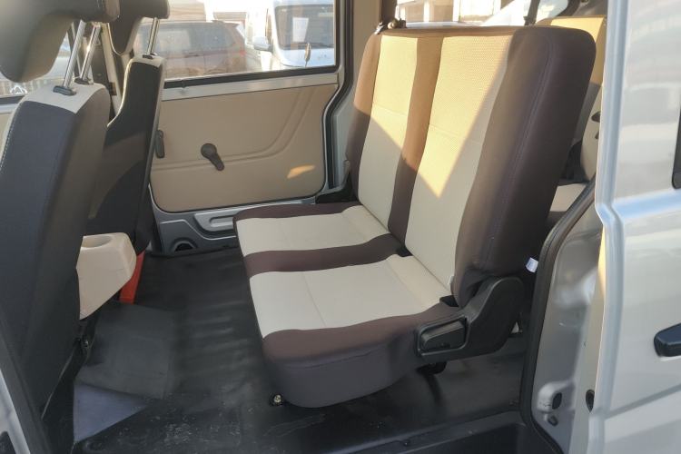 Used CHANGAN KUAYUE Xing V3 2023 1.3L Gasoline Comfort Edition 7-Seater Passenger Vehicle Interior 4