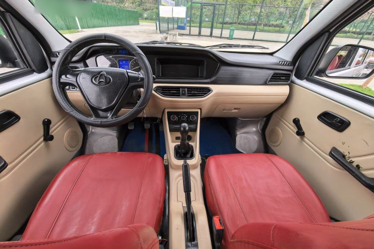 Used CHANGAN KUAYUE Xing V3 2023 1.5L Gasoline Standard Model 7-Seater Passenger Vehicle Interior 4