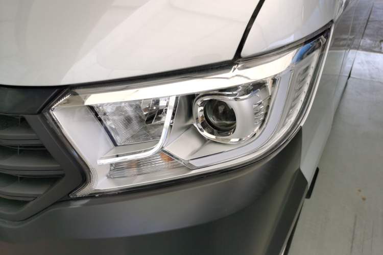 Used CHANGAN KUAYUE Xing V3 2023 1.3L Gasoline Standard Model 5-Seater Passenger Vehicle Left Front Headlight