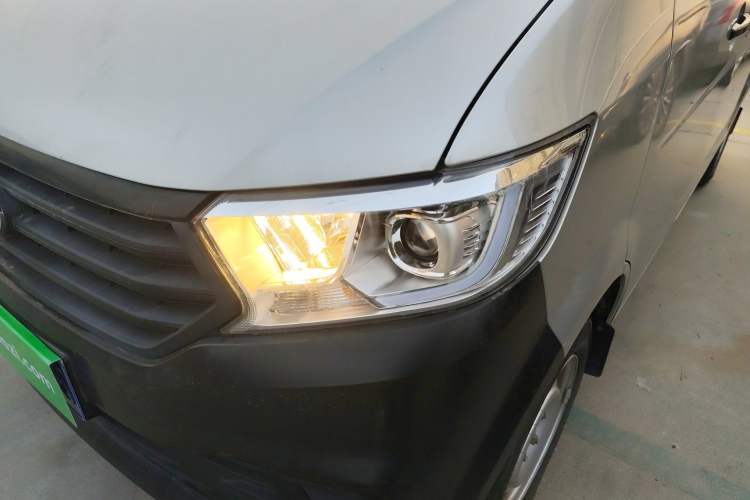 Used CHANGAN KUAYUE Xing V3 2023 1.5L Gasoline Comfort Model 7-Seater Passenger Vehicle Left Front Headlight