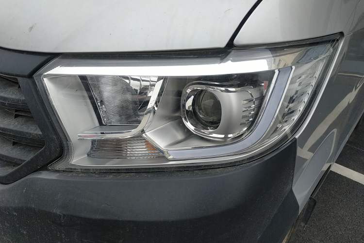 Used CHANGAN KUAYUE Xing V3 2023 1.3L Gasoline Comfort Model 2-Seater Van Left Front Headlight
