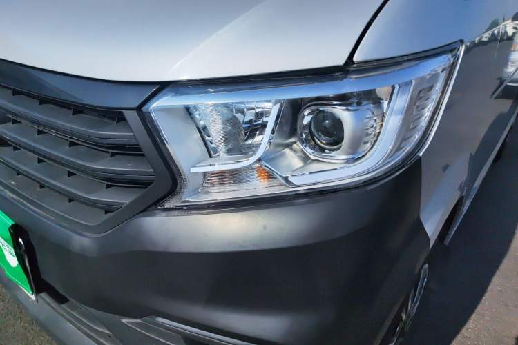 Used CHANGAN KUAYUE Xing V3 2023 1.5L Gasoline Comfort Edition 5-Seat Passenger Vehicle Left Front Headlight