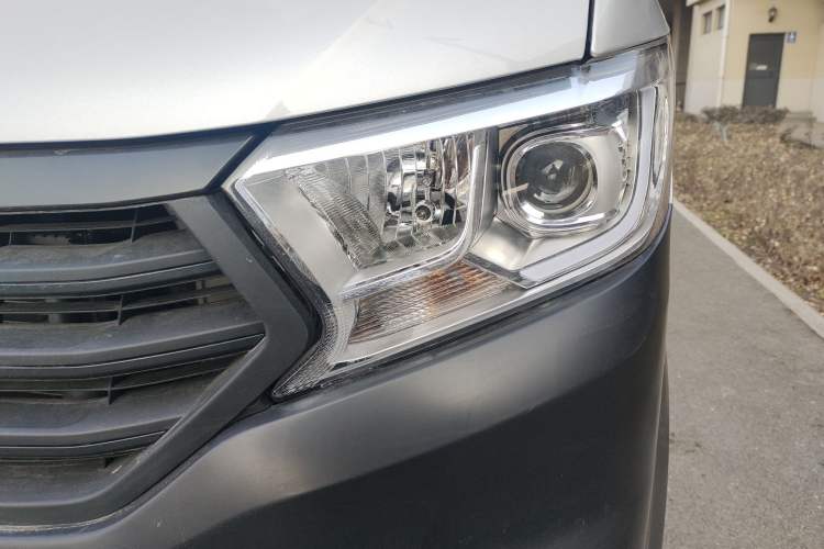 Used CHANGAN KUAYUE Xing V3 2023 1.5L Gasoline Standard Edition 2-Seat Van Left Front Headlight