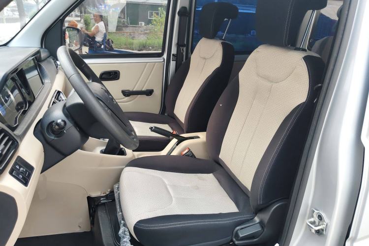 Used CHANGAN KUAYUE Xing V3 2023 1.3L Gasoline Standard Model 6-Seater Passenger Vehicle Left Front Seat