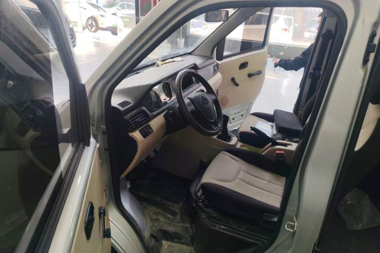 Used CHANGAN KUAYUE Xing V3 2023 1.5L Gasoline Standard Model 5-Seater Passenger Vehicle Left Front Seat