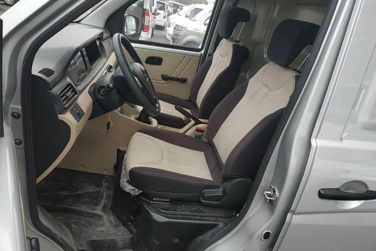 Used CHANGAN KUAYUE Xing V3 2023 1.3L Gasoline Comfort Model 2-Seater Van Left Front Seat