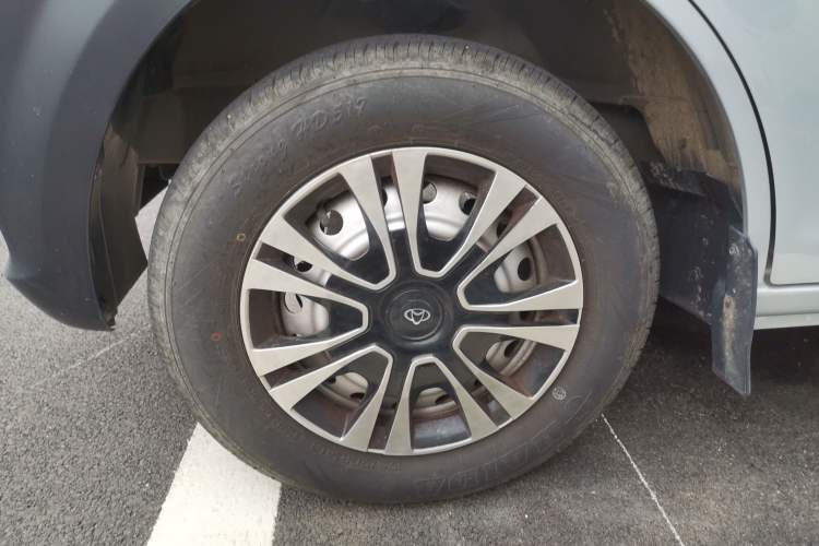 Used CHANGAN KUAYUE Xing V3 2023 1.5L Gasoline Comfort Edition 5-Seat Passenger Vehicle Left Front Wheel Hub