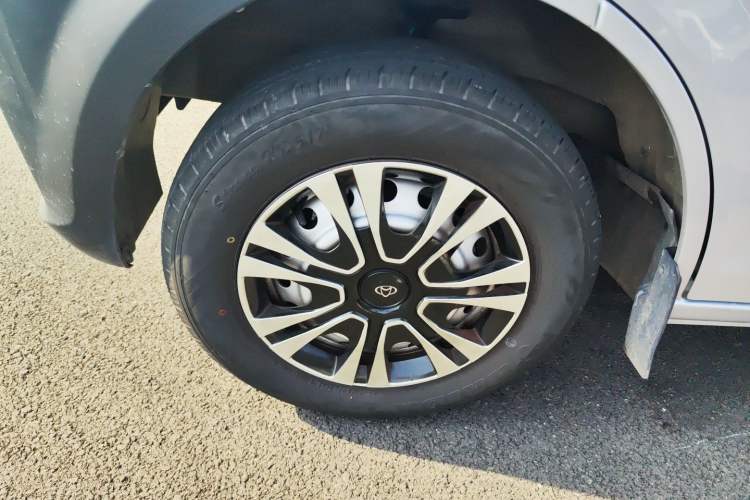 Used CHANGAN KUAYUE Xing V3 2023 1.5L Gasoline Comfort Edition 5-Seat Passenger Vehicle Left Front Wheel Hub